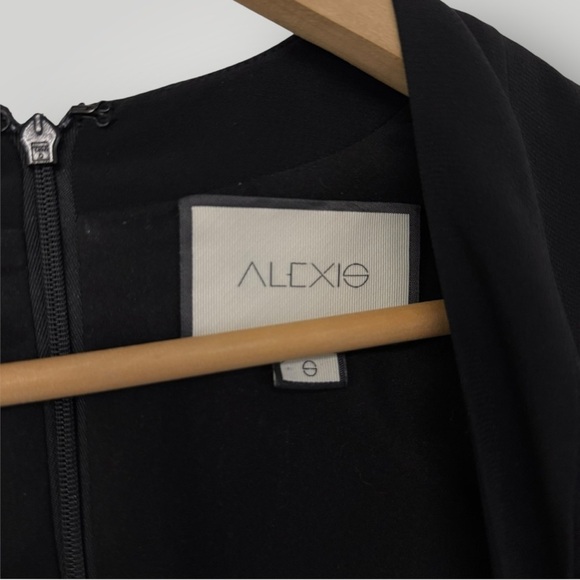 Alexis Black V-Neck Maximila Ruched-Sleeves Skinny-Leg Crepe Jumpsuit Size Small - Picture 7 of 12